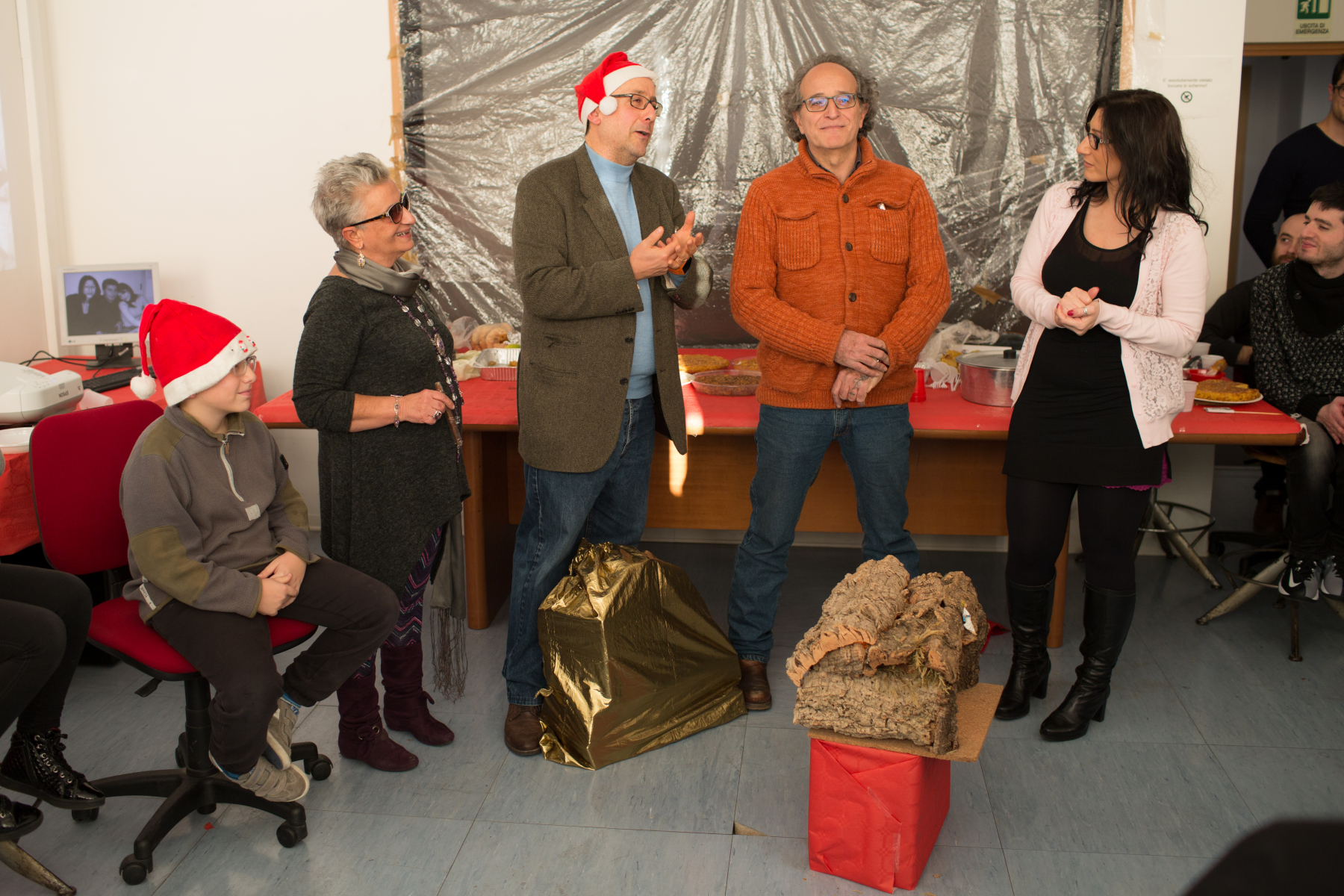 Festa di Natale nel laboratorio ISISLab nel campus di Fisciano. (da sinistra) Mena De Santis Vittorio Scarano, Alberto Negro e Delfina Malandrino (22 dicembre 2014)
